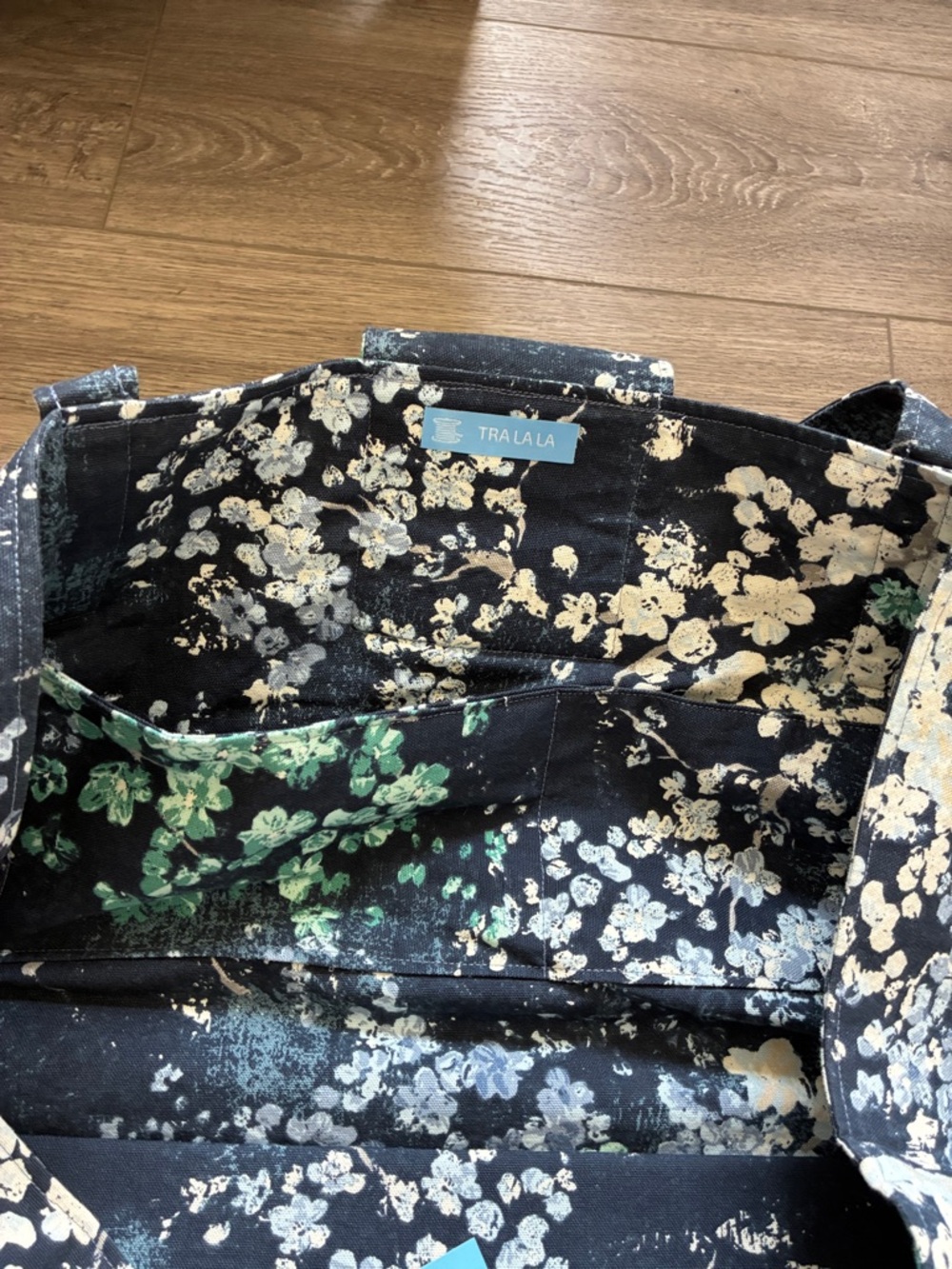 Floral Canvas Yoga Tote Bag in Blue and White - Picture 6 of 6